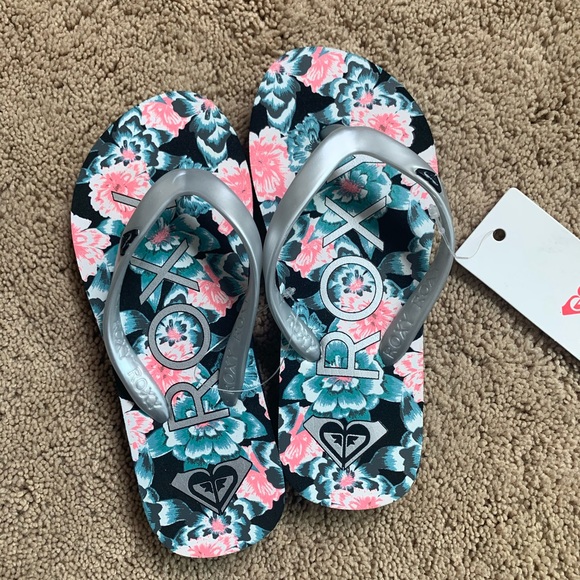 girls roxy flip flops